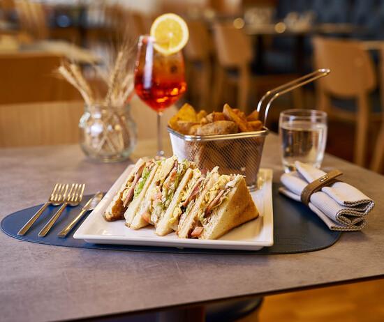 LOUNGE BAR Hôtel Raffaello Milan LOUNGE BAR Hôtel Raffaello Milan