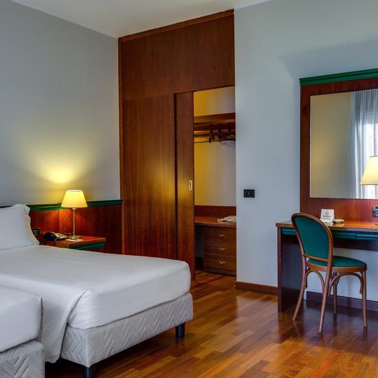 Chambre triple Hôtel Raffaello Milan Chambre triple Hôtel Raffaello Milan