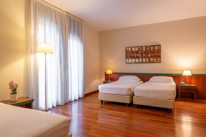 Chambre triple Hôtel Raffaello Milan Chambre triple Hôtel Raffaello Milan